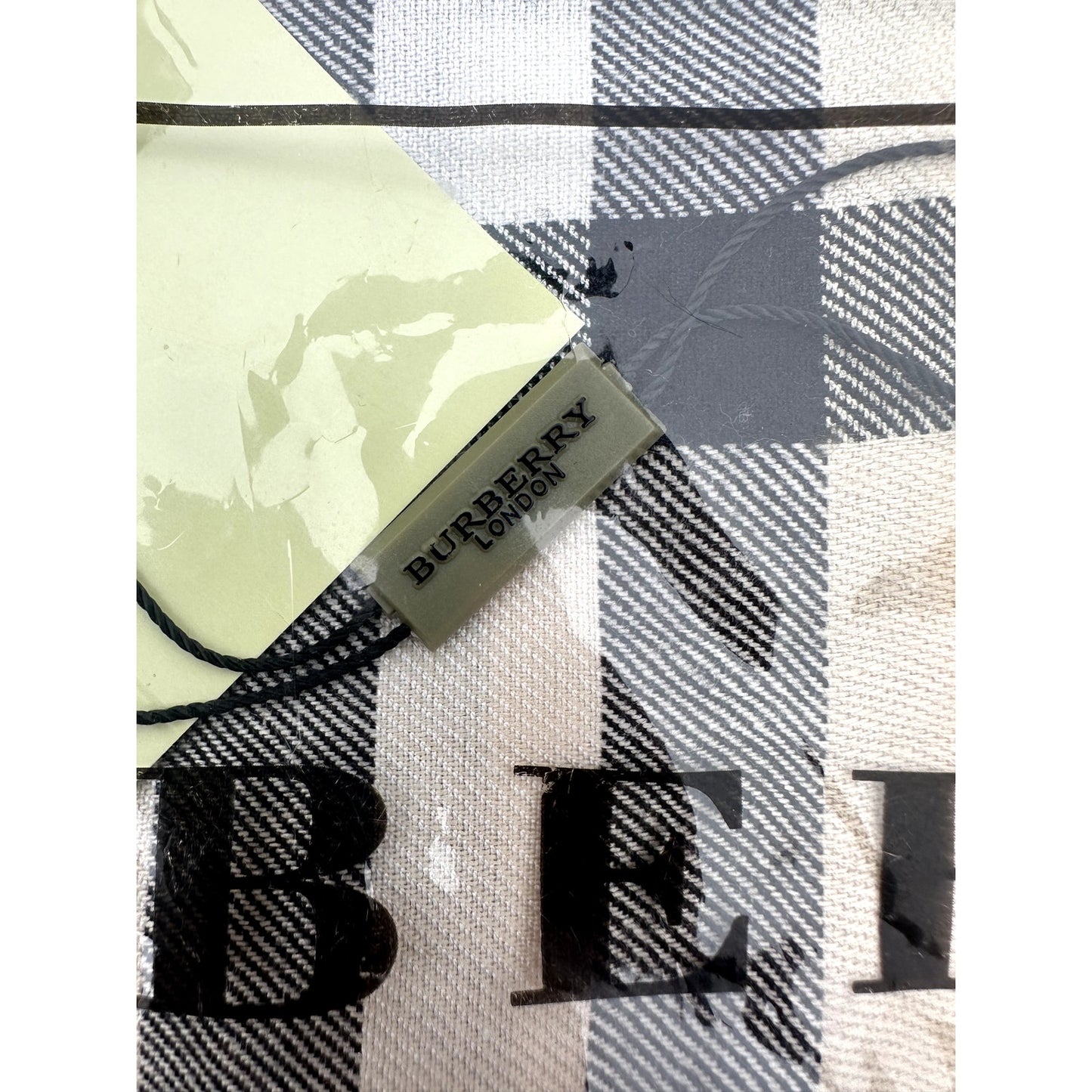 NWT Vintage Burberry London Cashmere Scarf - Unopened Deadstock - 102PQ Beetroot