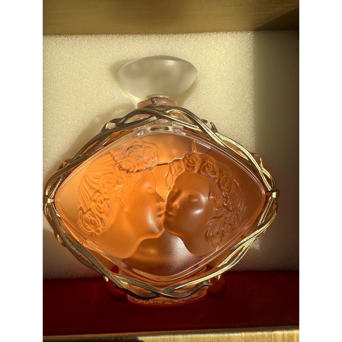 Lalique Ltd. Edition 1999 Perfume Bottle “Le Baiser” 3.3 Oz. MINT & Unopened