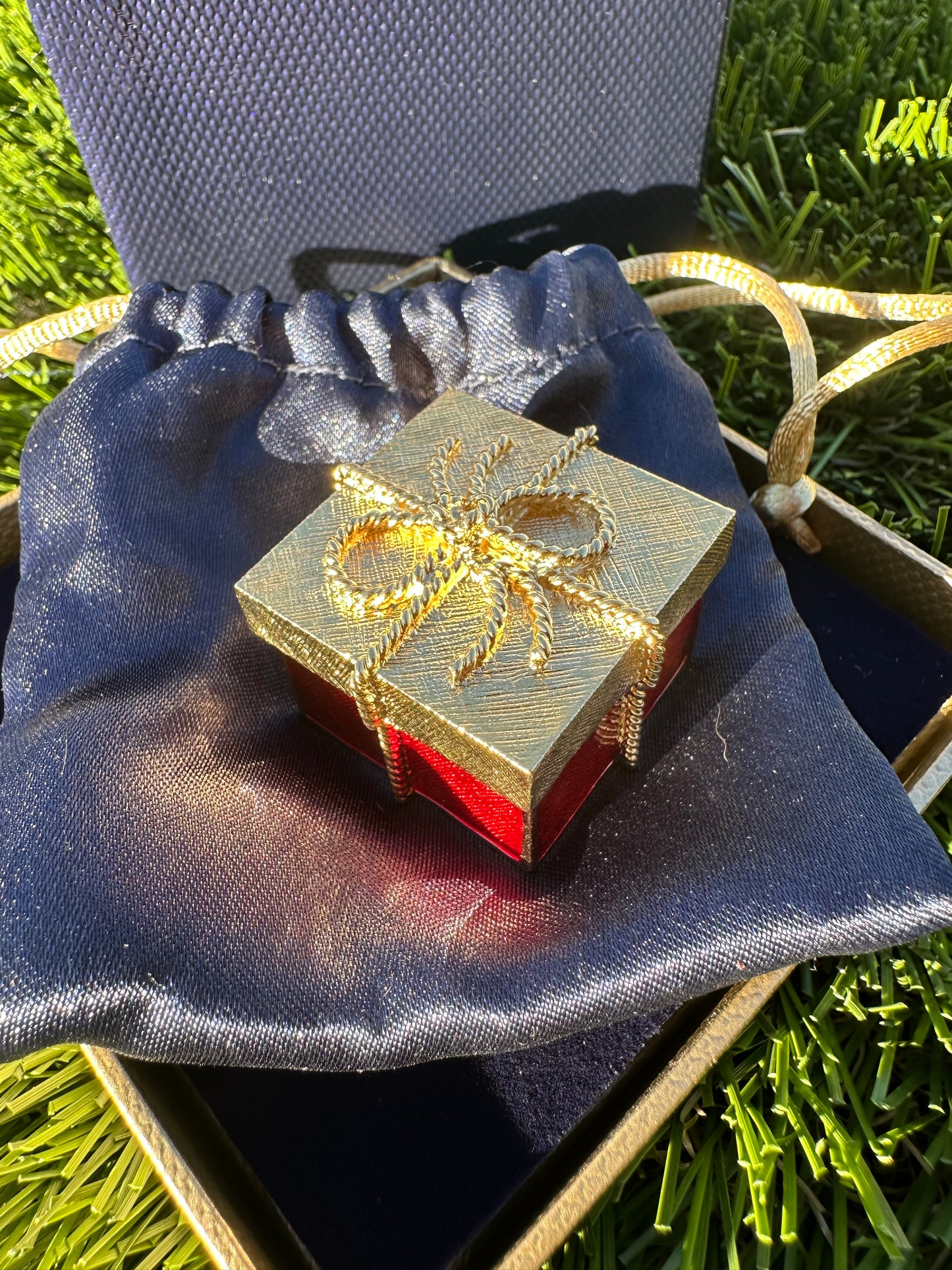 Rate Estée Lauder Holiday Gift Box Perfume Compact Trinket