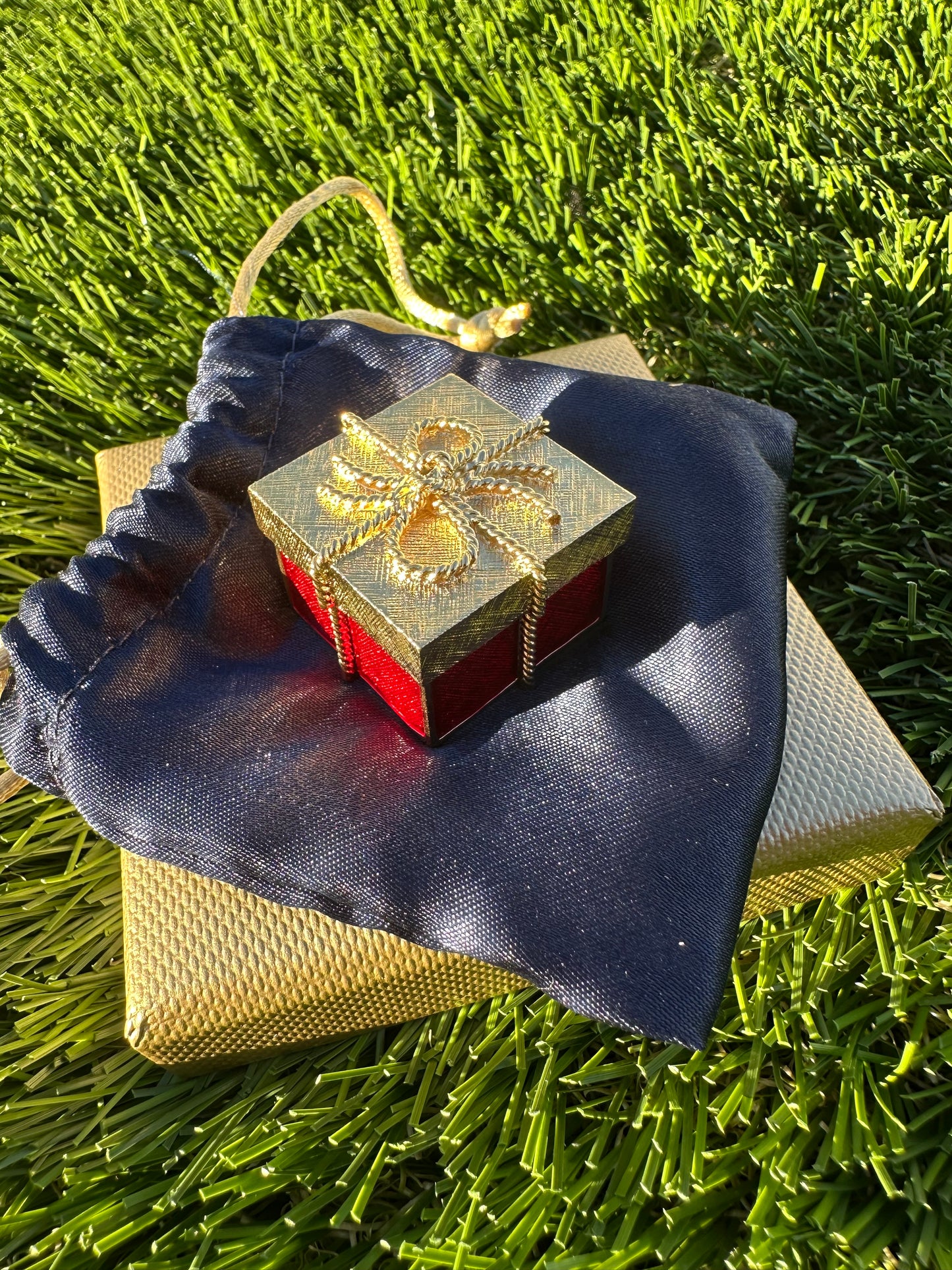 Rate Estée Lauder Holiday Gift Box Perfume Compact Trinket