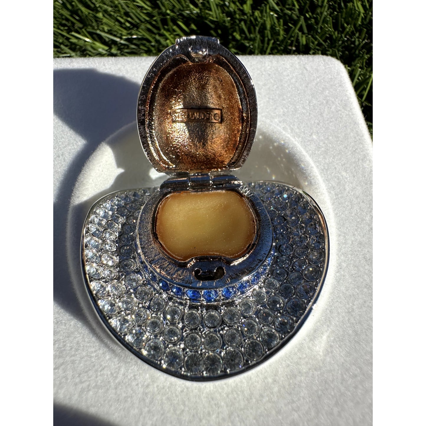 Estee Lauder 'Cowboy Hat' Silver Solid Perfume Compact