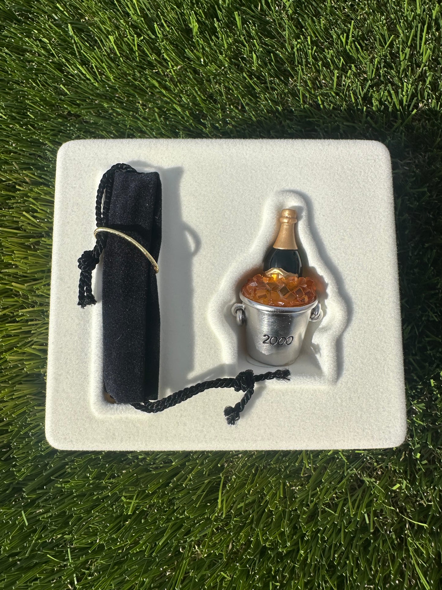 Estée Lauder New Year’s 2000 Champagne Compact perfume Trinket