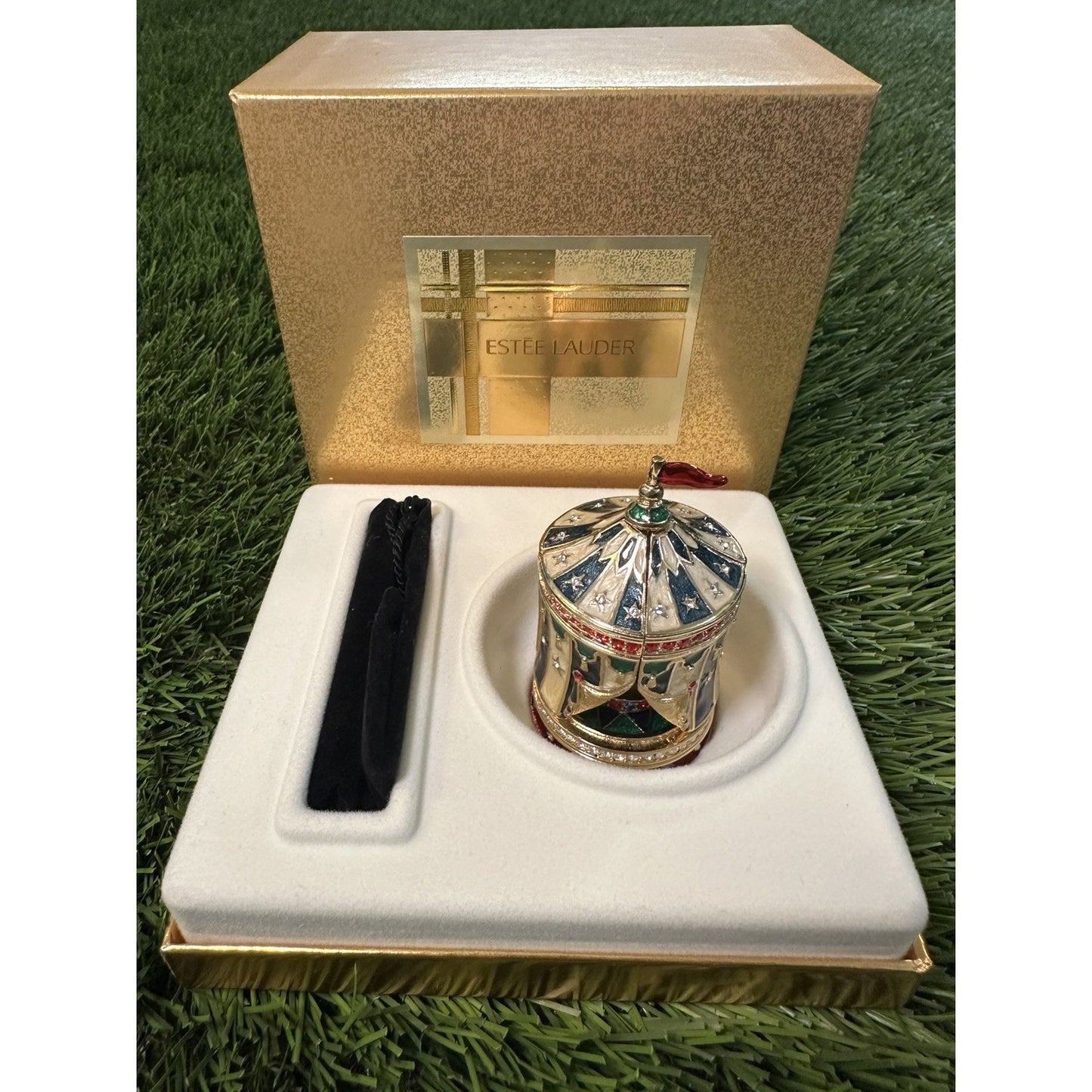 Estée Lauder Beautiful Circus Tent Solid Perfume Compact 2001 w/ Box