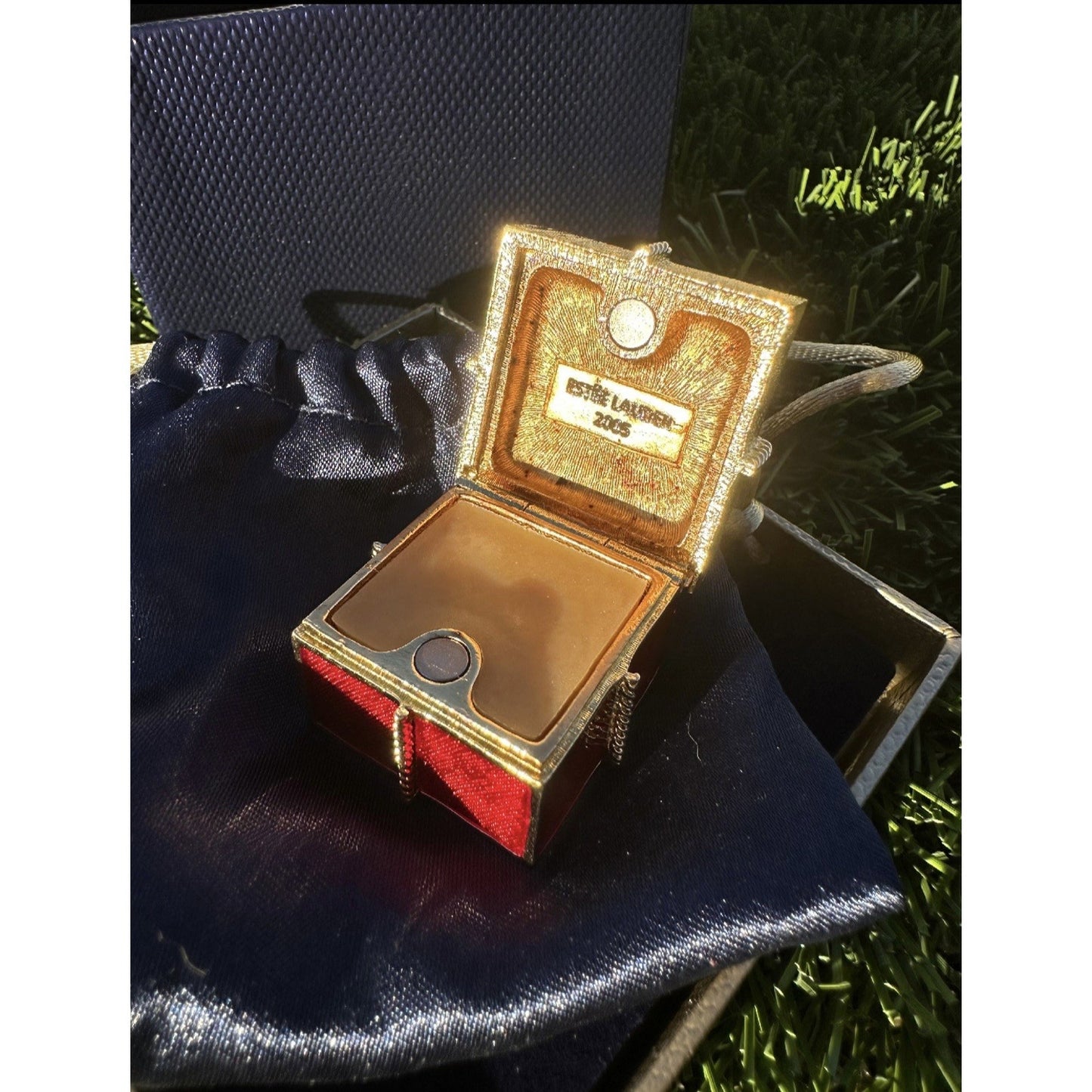 ⭐️Estee Lauder 2005 " HOLIDAY GIFT BOX " Perfume Compact⭐️