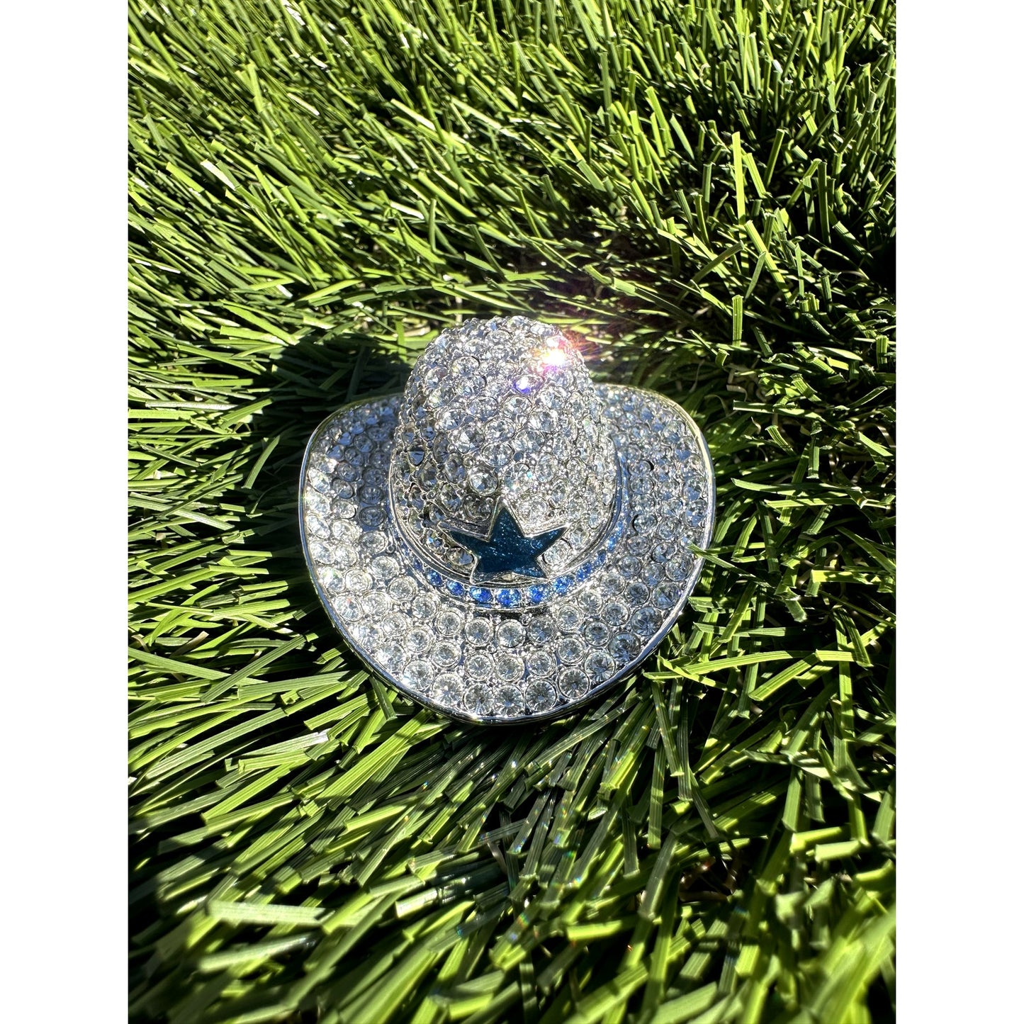 Estee Lauder 'Cowboy Hat' Silver Solid Perfume Compact