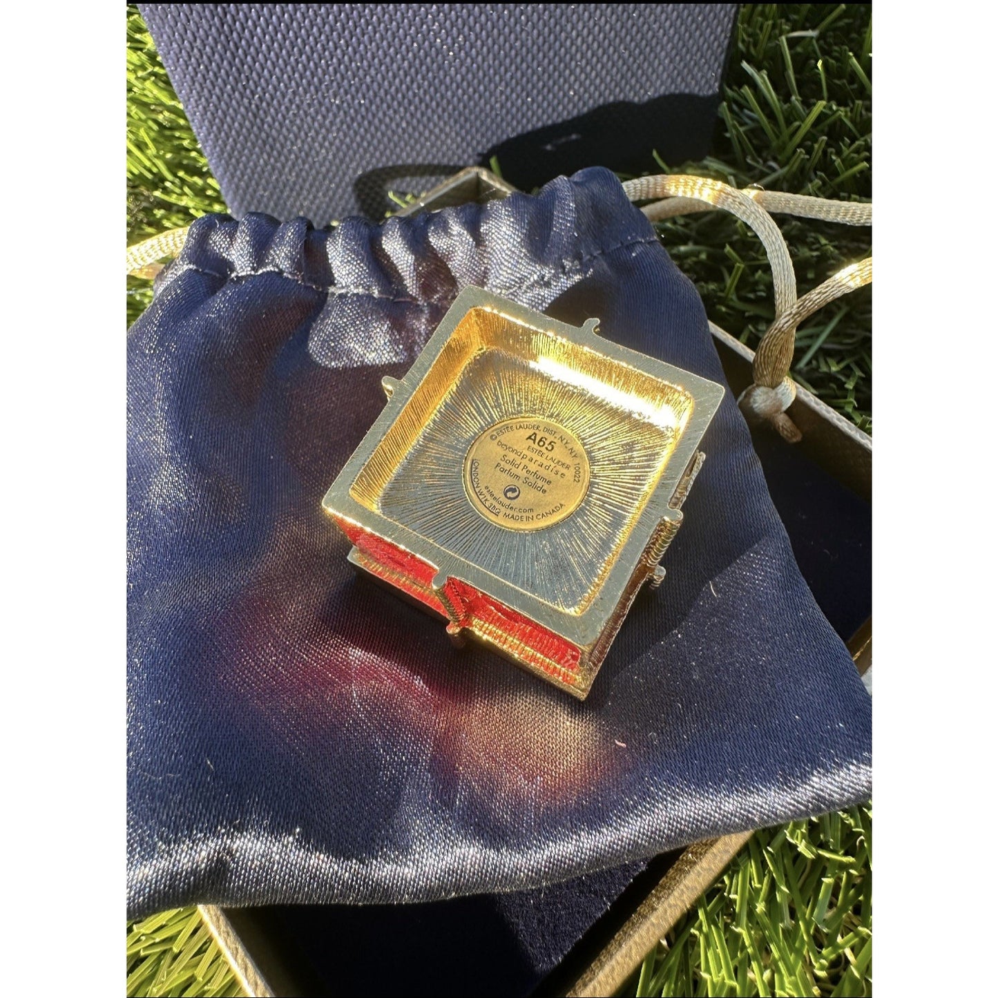 ⭐️Estee Lauder 2005 " HOLIDAY GIFT BOX " Perfume Compact⭐️