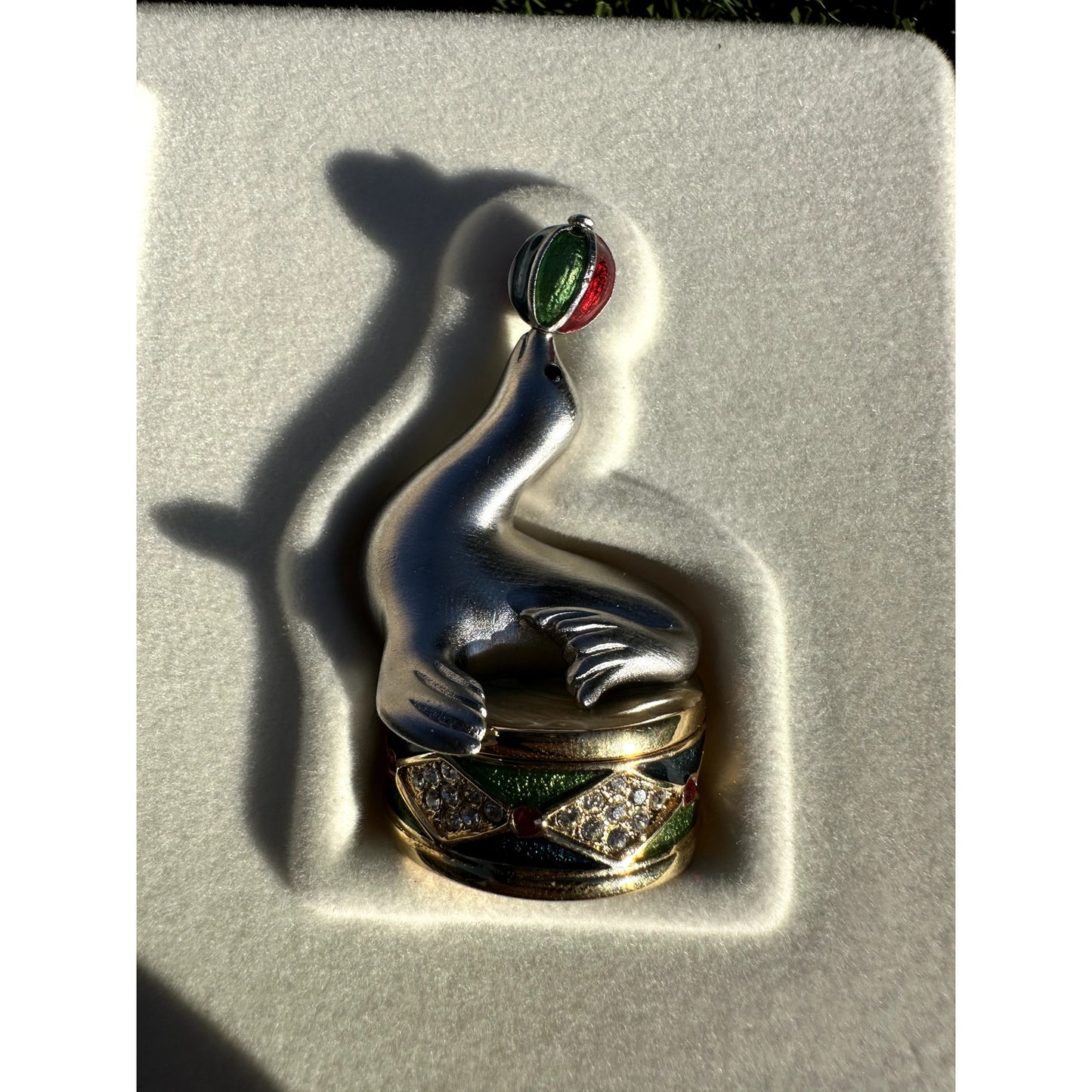 Estee Lauder 'Silver Juggling Seal' Solid Perfume Compact