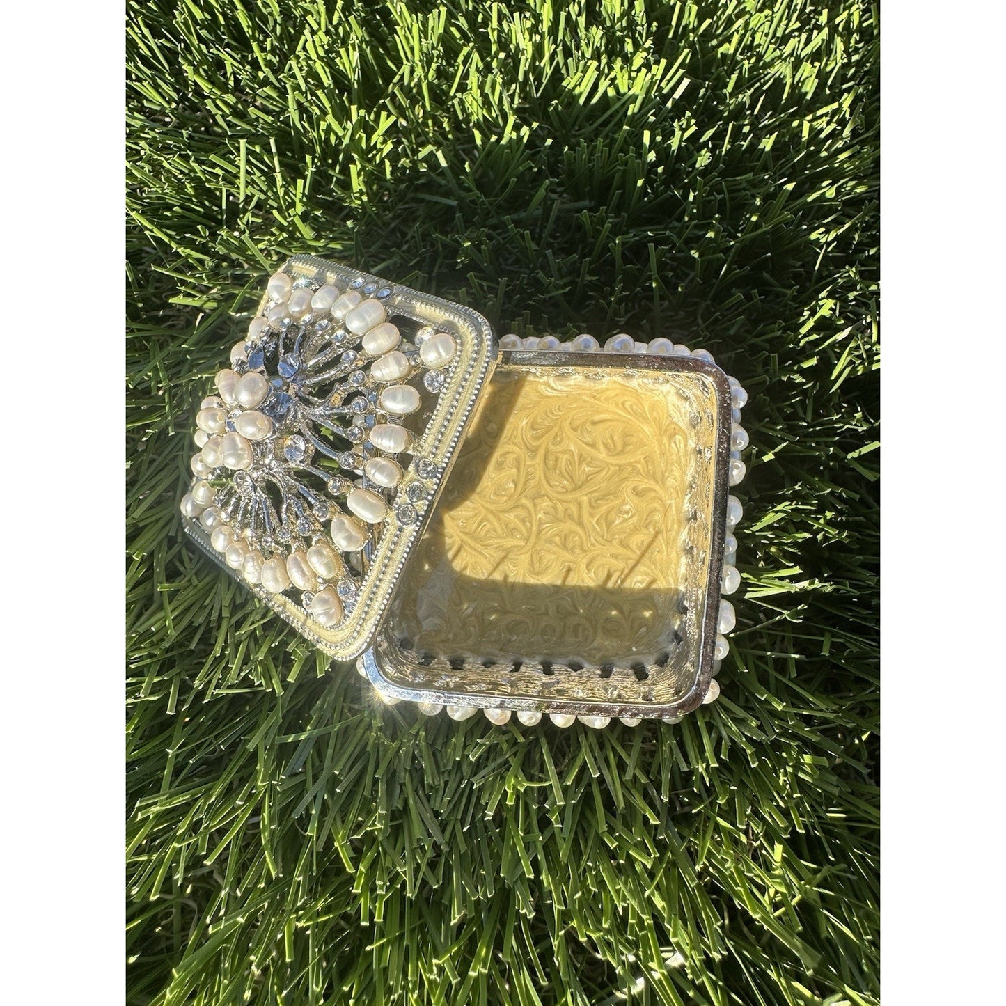⭐️Olivia Riegel Pearl Box⭐️