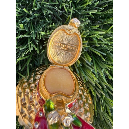 Estee Lauder Goldtone " Sun Bonnet” Compact for solid Pleasures Perfume 2000 BN