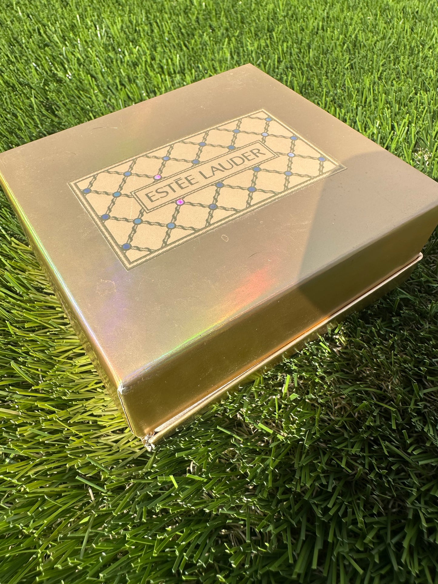 Estée Lauder New Year’s 2000 Champagne Compact perfume Trinket