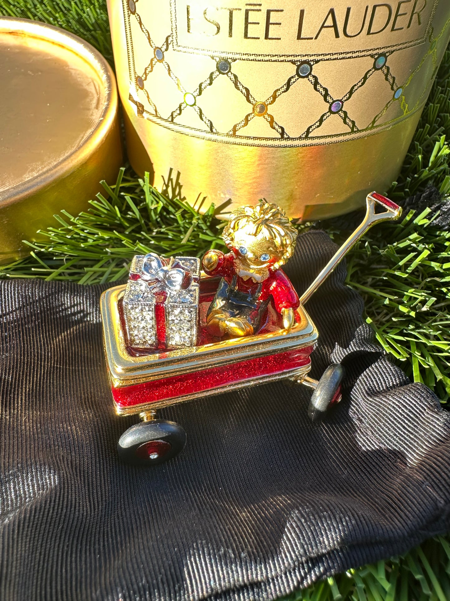 Estée Lauder Little Red Wagon Perfume Compact Trinket