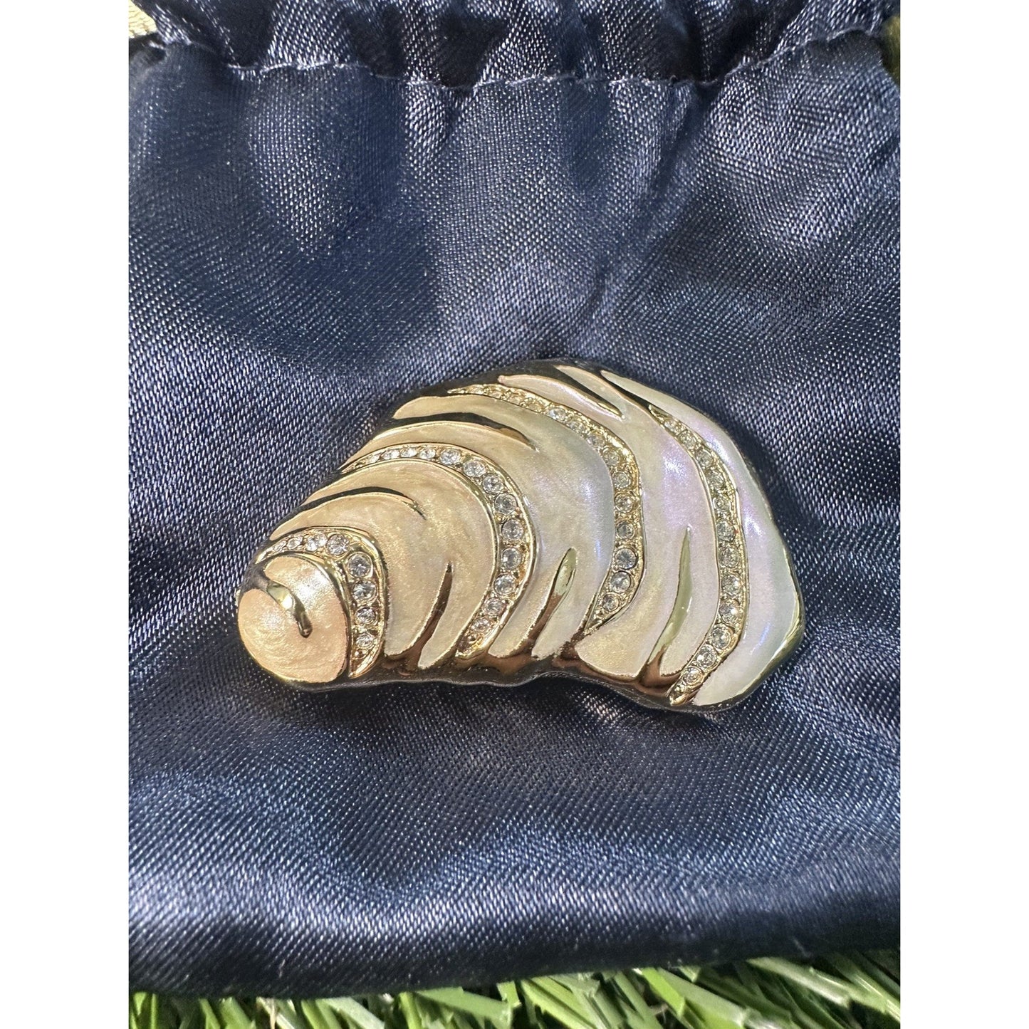 2005 Estee Lauder Limited Edition OPULENT OYSTER Solid Perfume Compact Boxes
