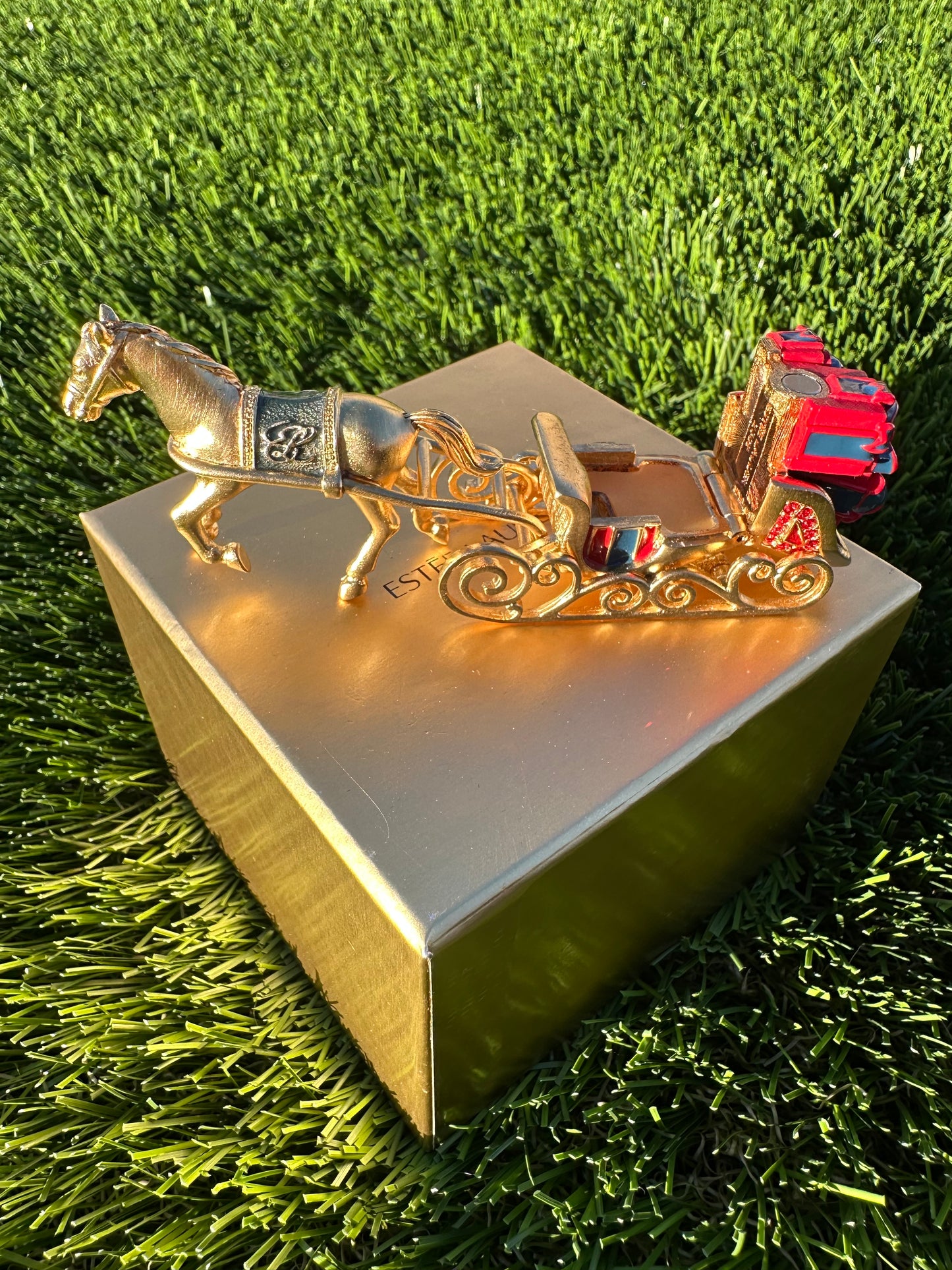 Ultra Rare Estée Lauder One Horse Open Sleigh Perfume Compact / Trinket