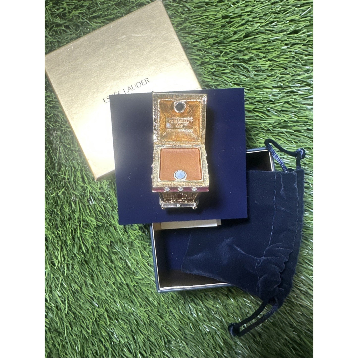 NIB Estee Lauder 2009 Jeweled Lantern Solid Perfume Compact Pure White Linen NEW