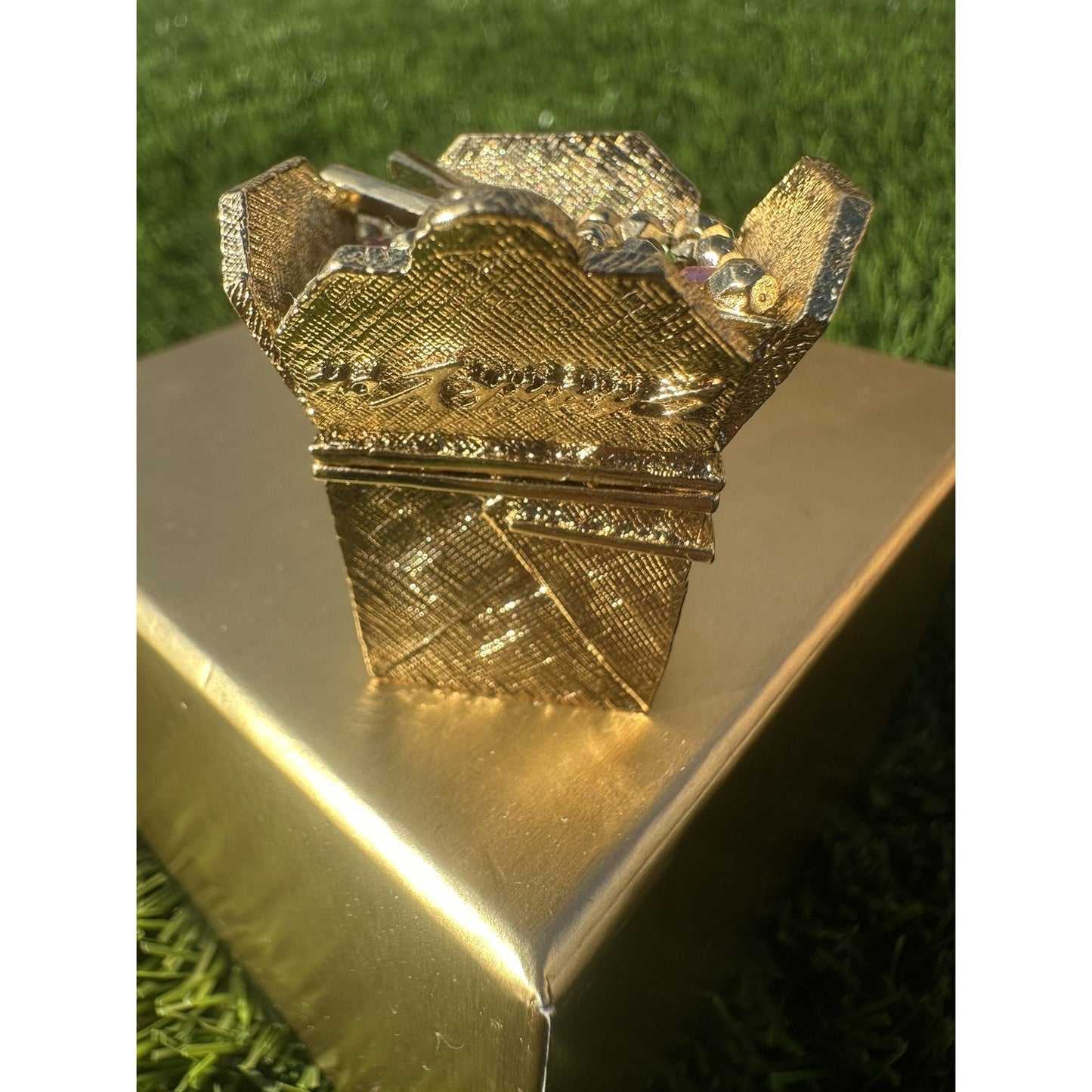 ⭐️2009 Estee Lauder PLEASURES "GLIMMERING TAKE OUT" Solid Perfume Compact⭐️