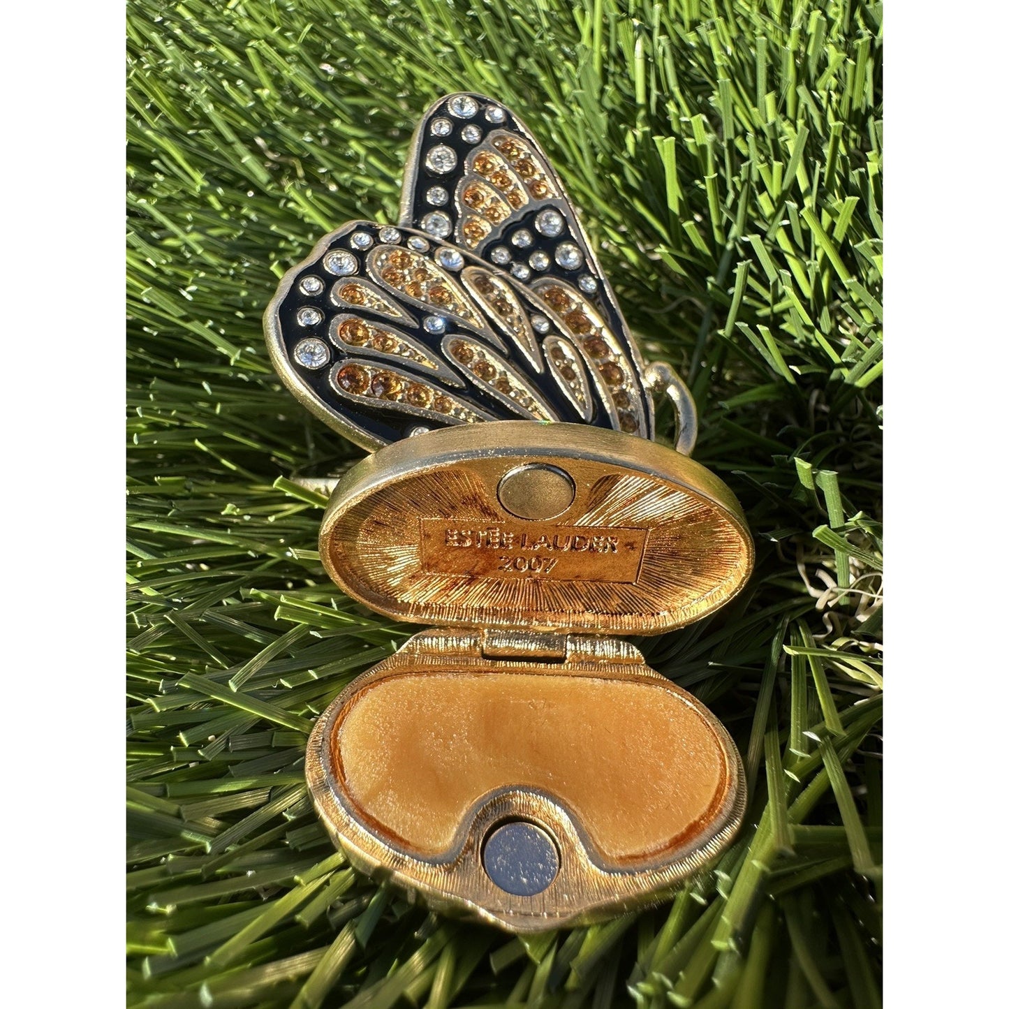 ⭐️Estee Lauder Bejeweled Butterfly 2007 Solid Perfume Compact Beautiful⭐️