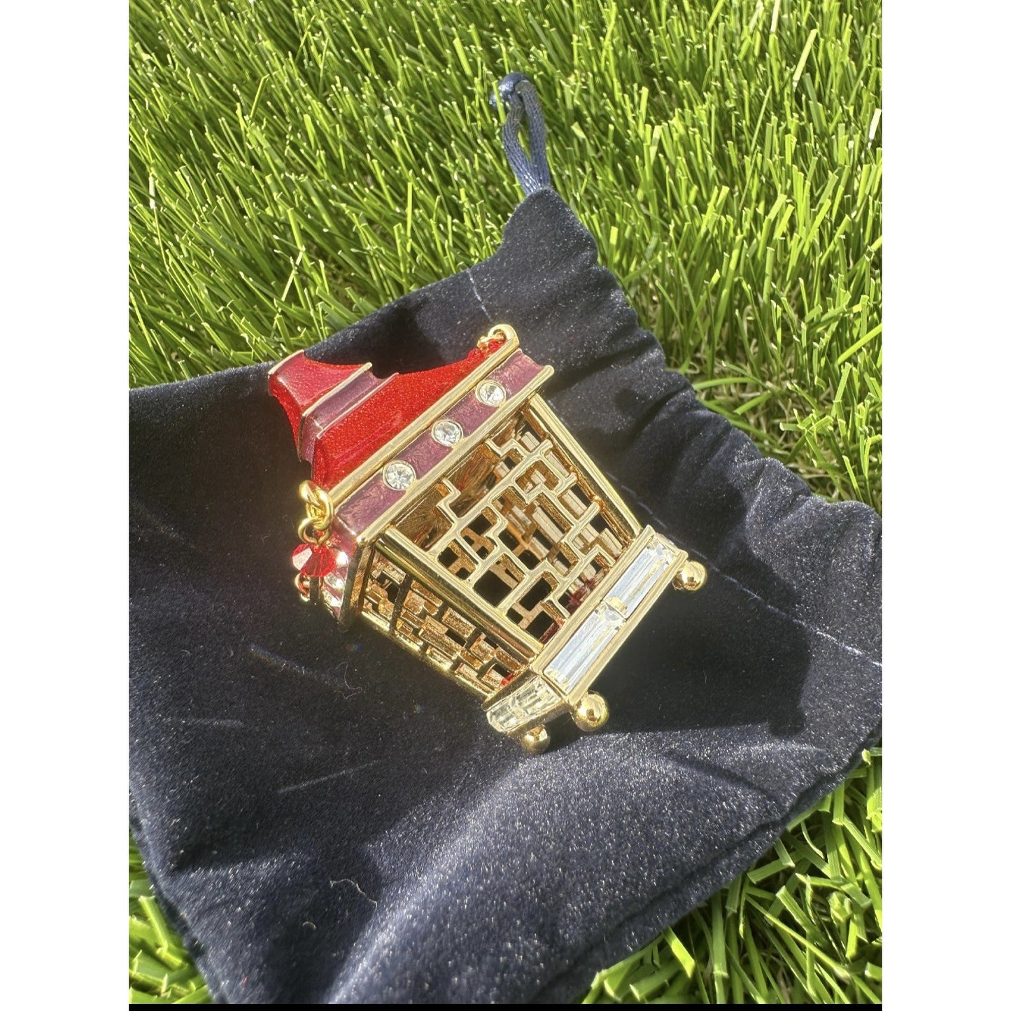 NIB Estee Lauder 2009 Jeweled Lantern Solid Perfume Compact Pure White Linen NEW