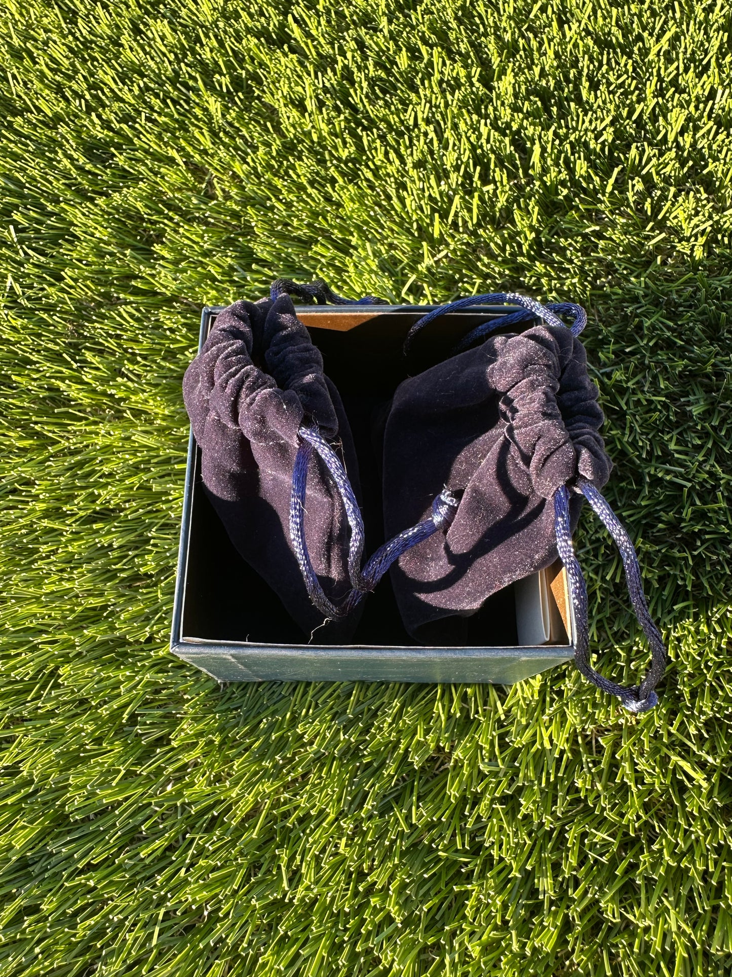 Ultra Rare Estée Lauder One Horse Open Sleigh Perfume Compact / Trinket