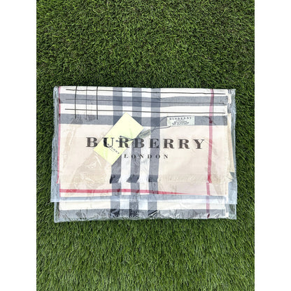 NWT Vintage Burberry London Cashmere Scarf - Unopened Deadstock - 102PQ Beetroot