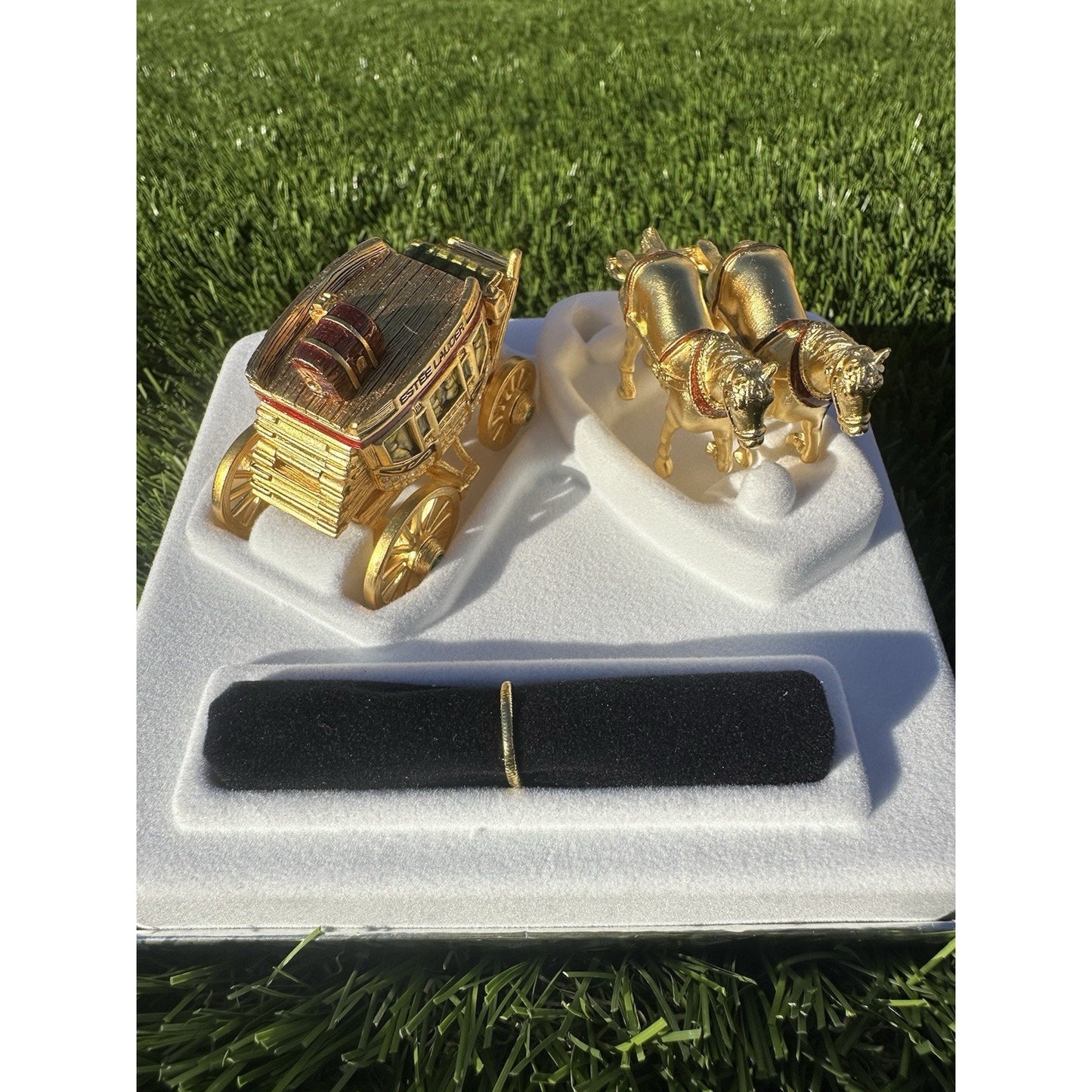 ⭐️ Estée Lauder Gilded Stagecoach Compact Perfume⭐️