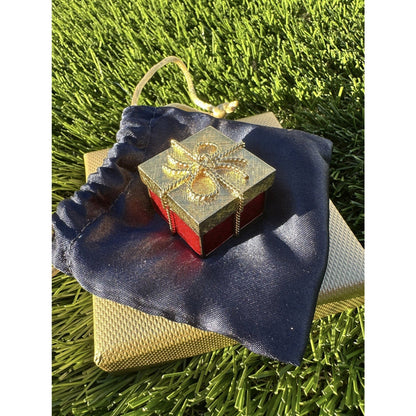 ⭐️Estee Lauder 2005 " HOLIDAY GIFT BOX " Perfume Compact⭐️