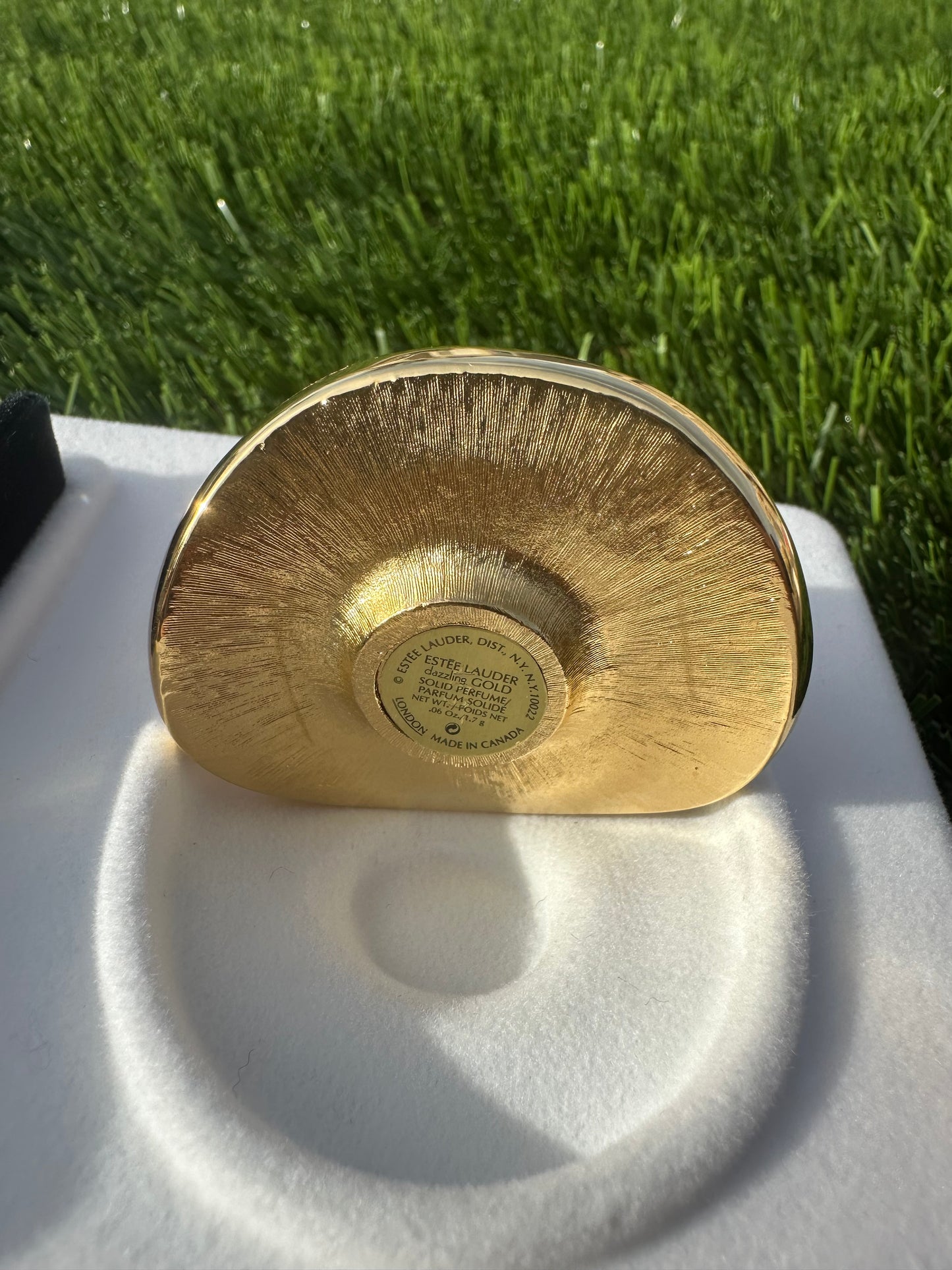 Estée Lauder Dazzling Gold Cowboy Hat Solid Perfume Compact with Red Crystal Star