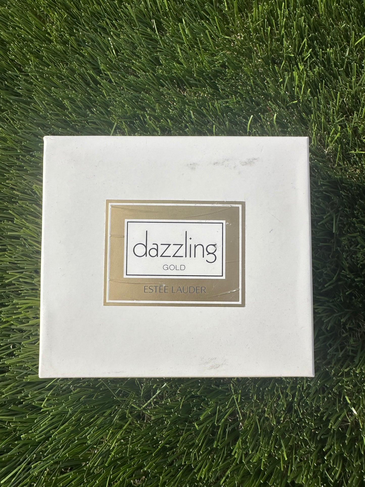 Estée Lauder Dazzling Gold Cowboy Hat Solid Perfume Compact with Red Crystal Star