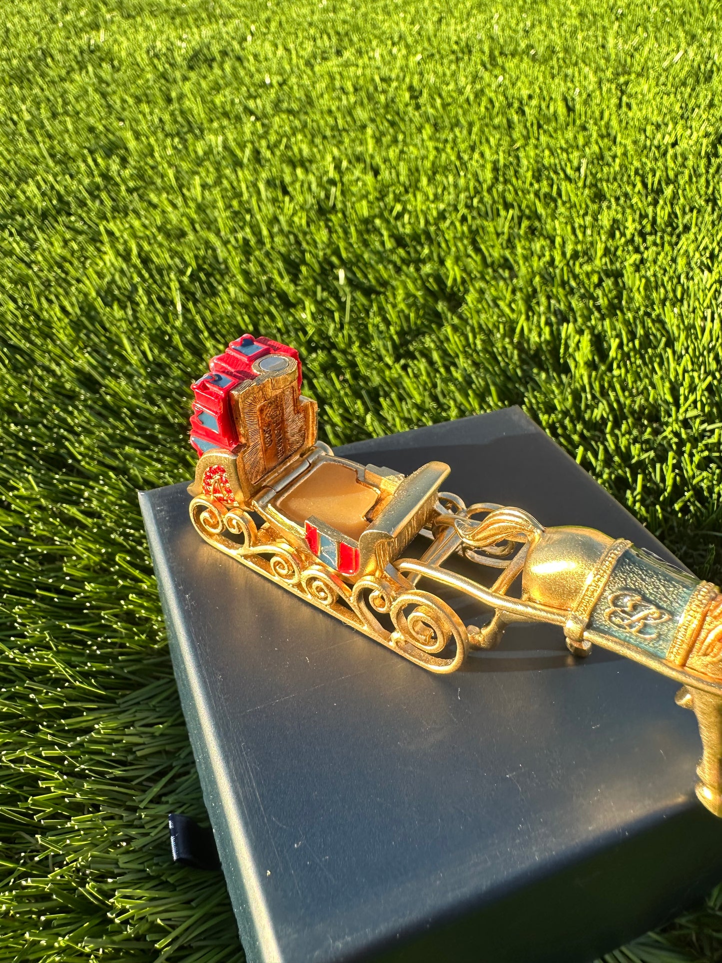 Ultra Rare Estée Lauder One Horse Open Sleigh Perfume Compact / Trinket