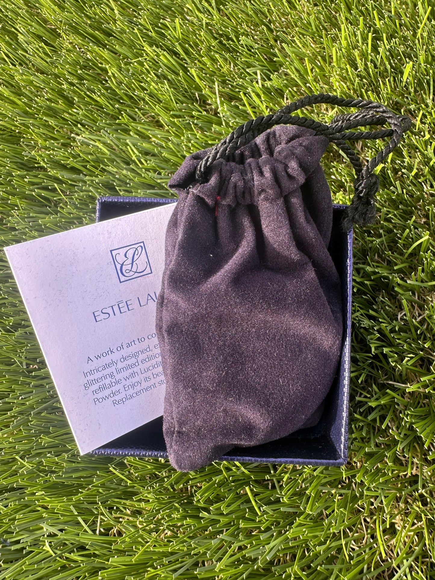 Estée Lauder Lucidity With Love Crystal Hearts Pressed Powder Compact 06 Transparent