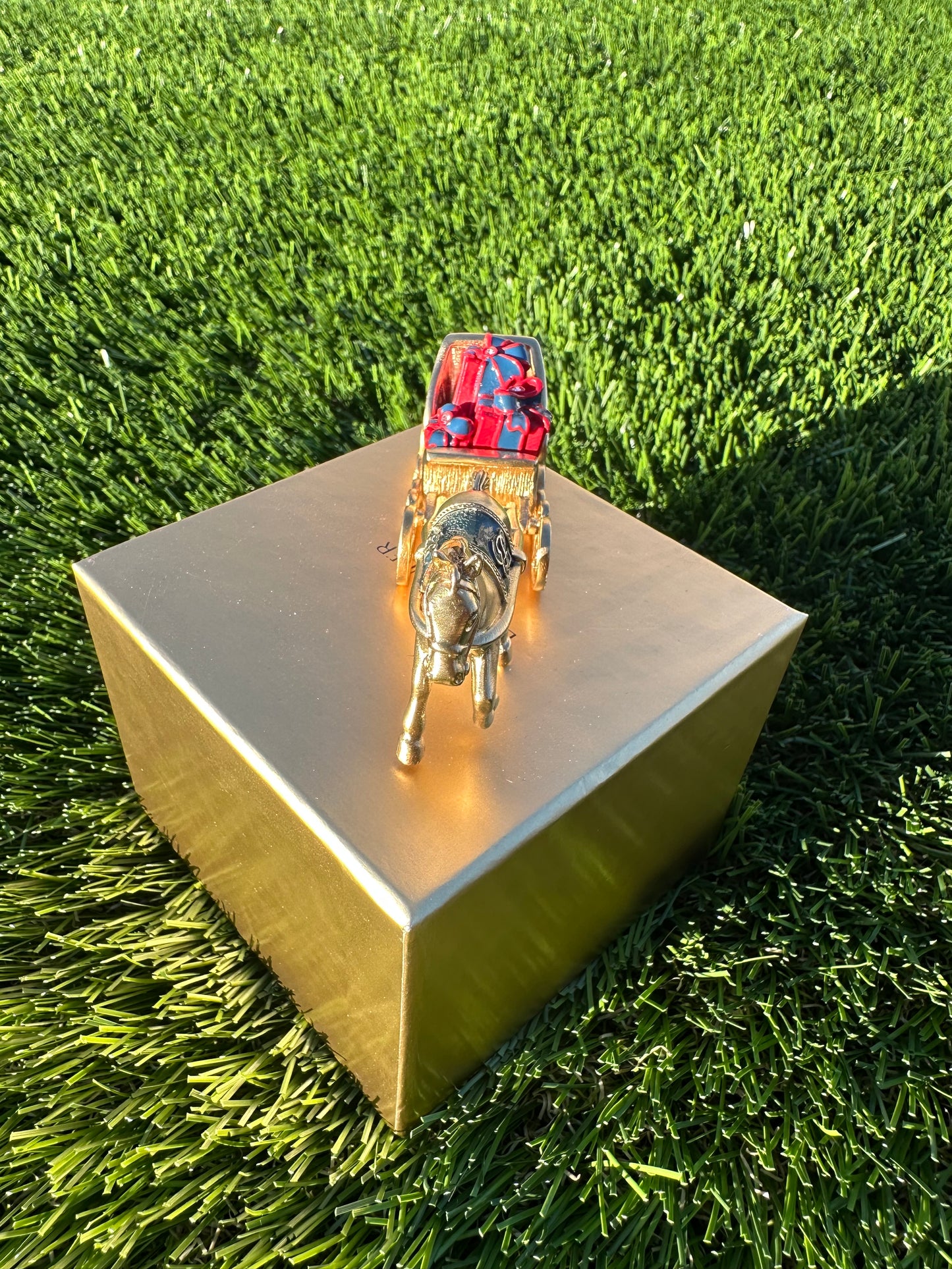 Ultra Rare Estée Lauder One Horse Open Sleigh Perfume Compact / Trinket