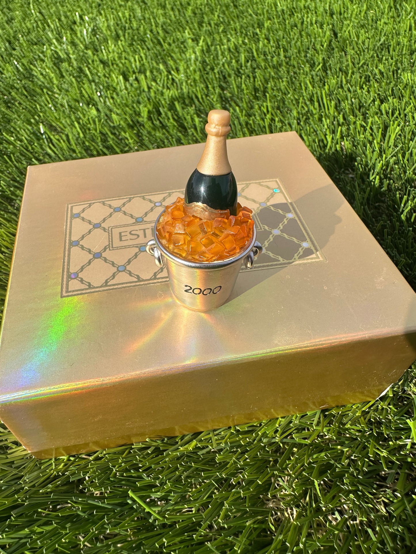 Estée Lauder New Year’s 2000 Champagne Compact perfume Trinket