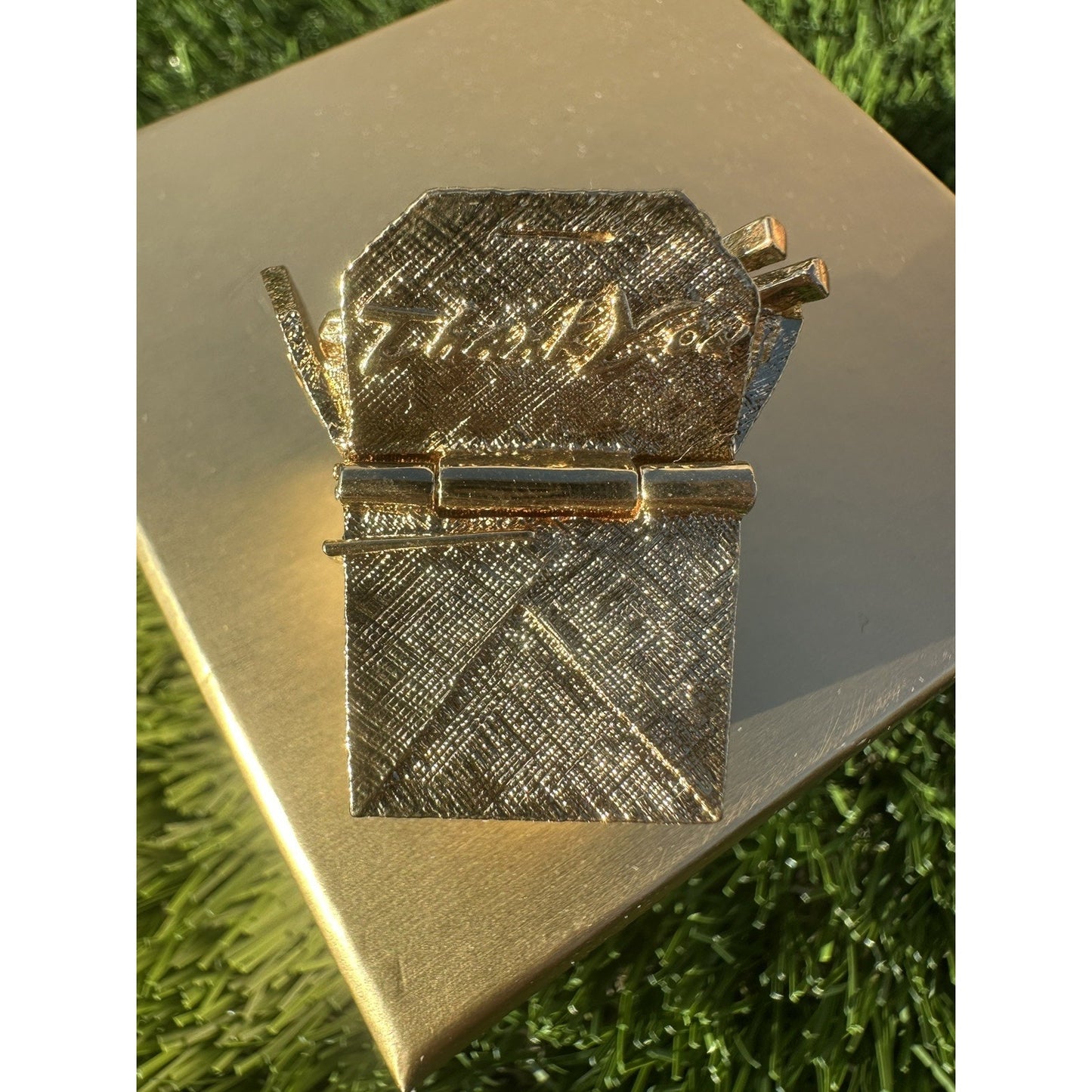⭐️2009 Estee Lauder PLEASURES "GLIMMERING TAKE OUT" Solid Perfume Compact⭐️