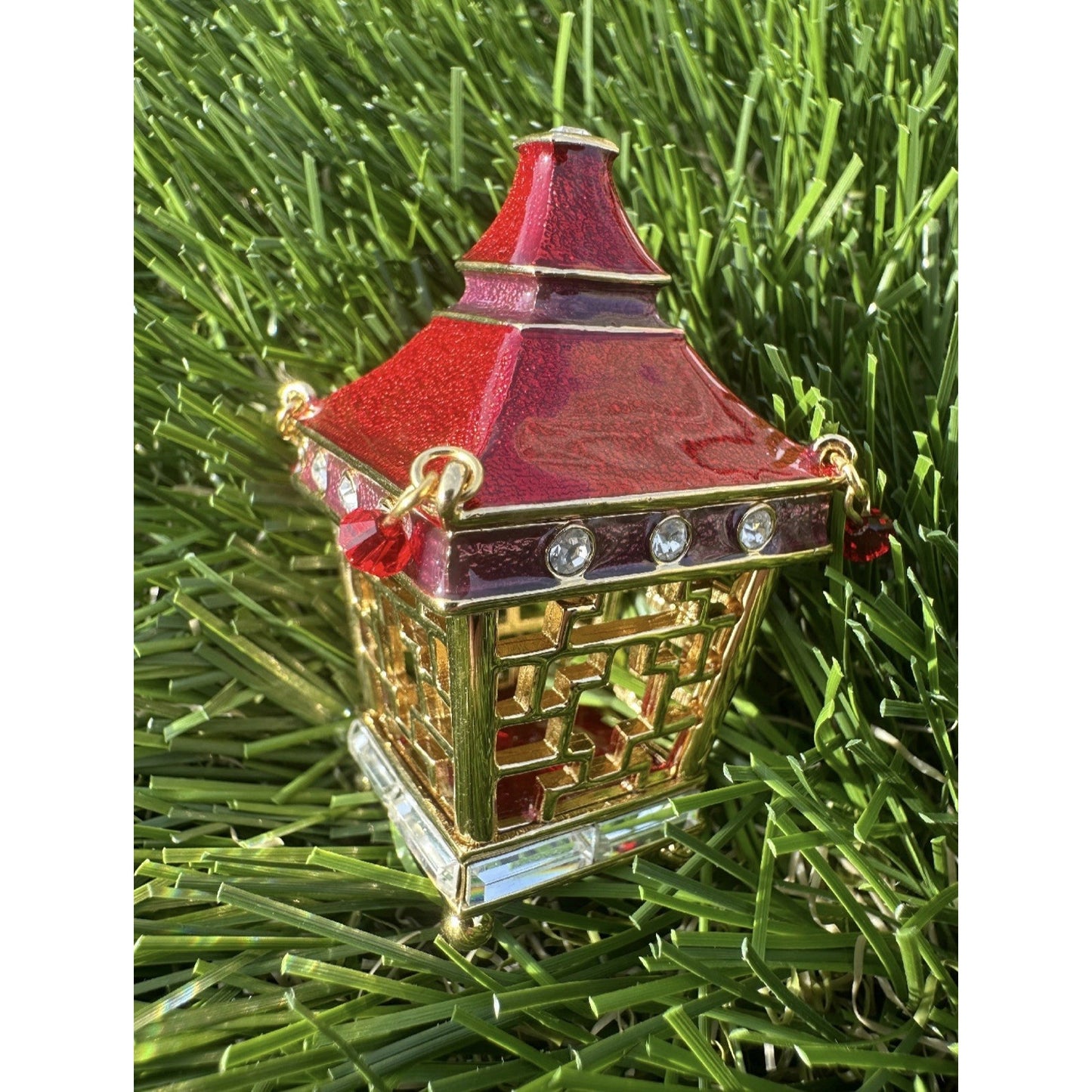 NIB Estee Lauder 2009 Jeweled Lantern Solid Perfume Compact Pure White Linen NEW