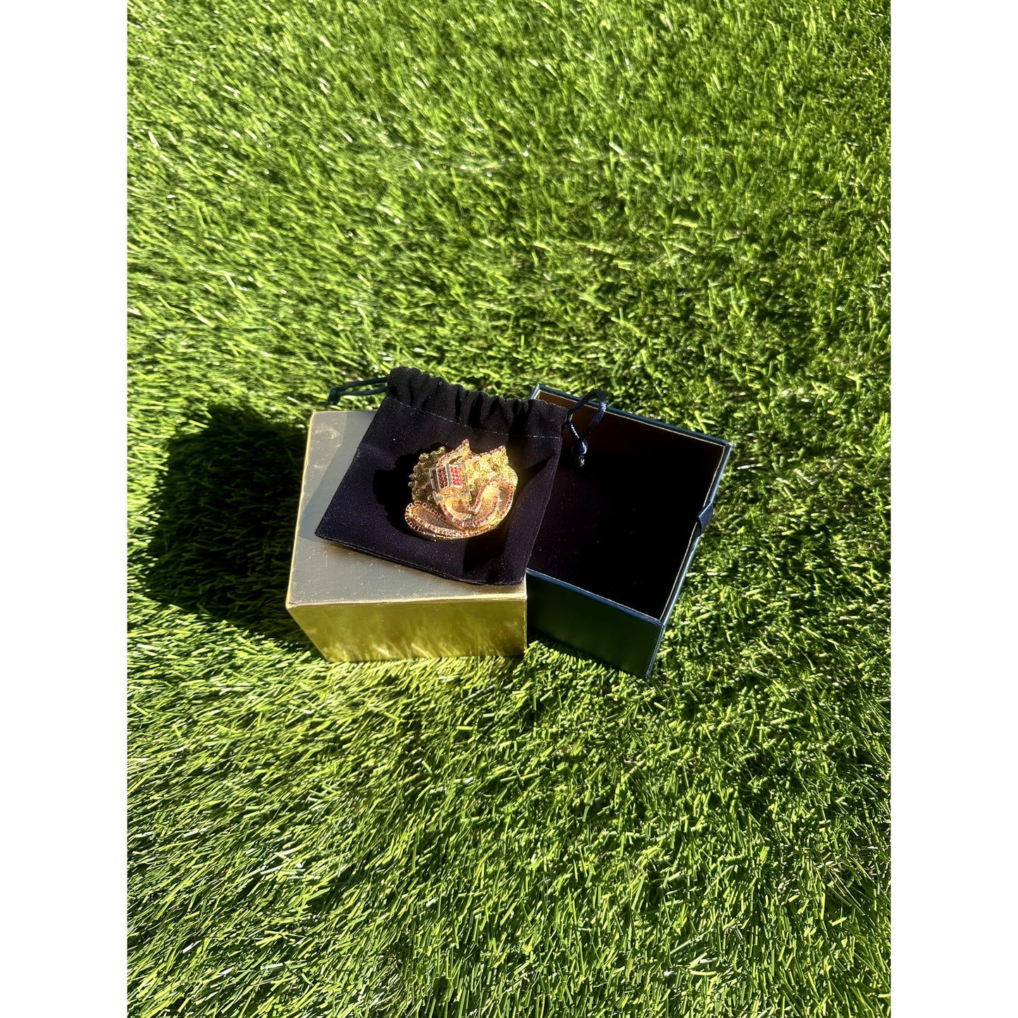 ⭐️Estee Lauder “Glorious Great Wall of China” Solid Perfume Compact⭐️