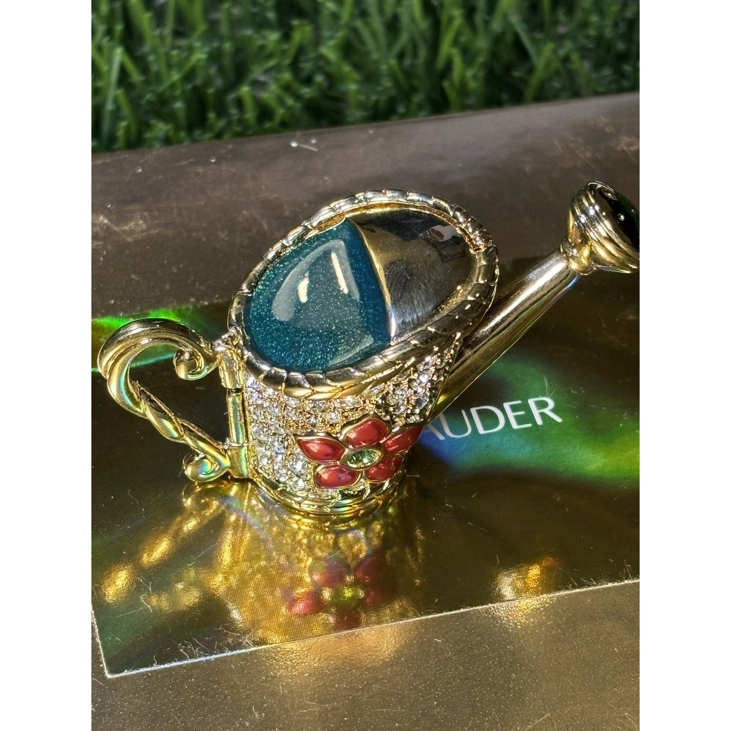 ⭐️Estee Lauder 'Beautiful Watering Can' Solid Perfume Compact SwarovskiVintage⭐️