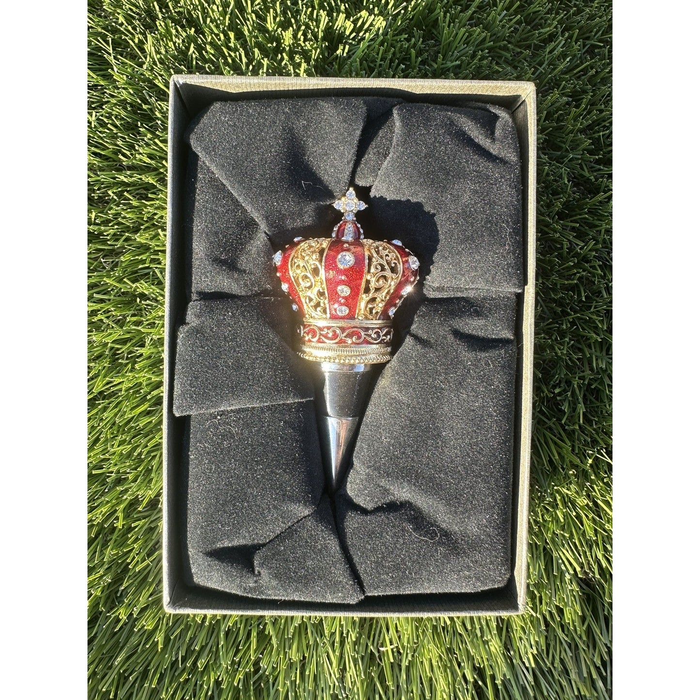⭐️Olivia Riegel Kings Crown Bottle Stopper⭐️