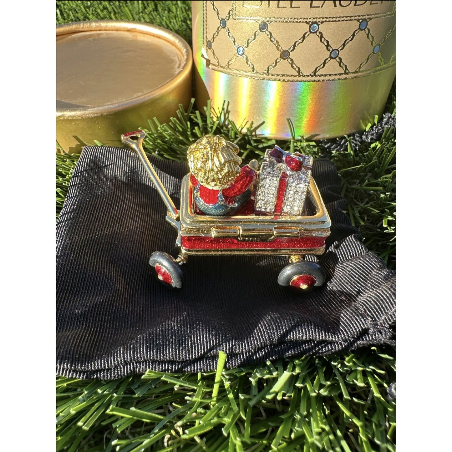 ⭐️Estee Lauder Solid Perfume Compact “Little Red Wagon” MIB Pleasur⭐️