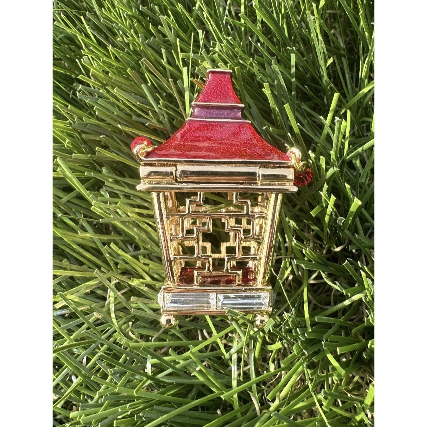 NIB Estee Lauder 2009 Jeweled Lantern Solid Perfume Compact Pure White Linen NEW