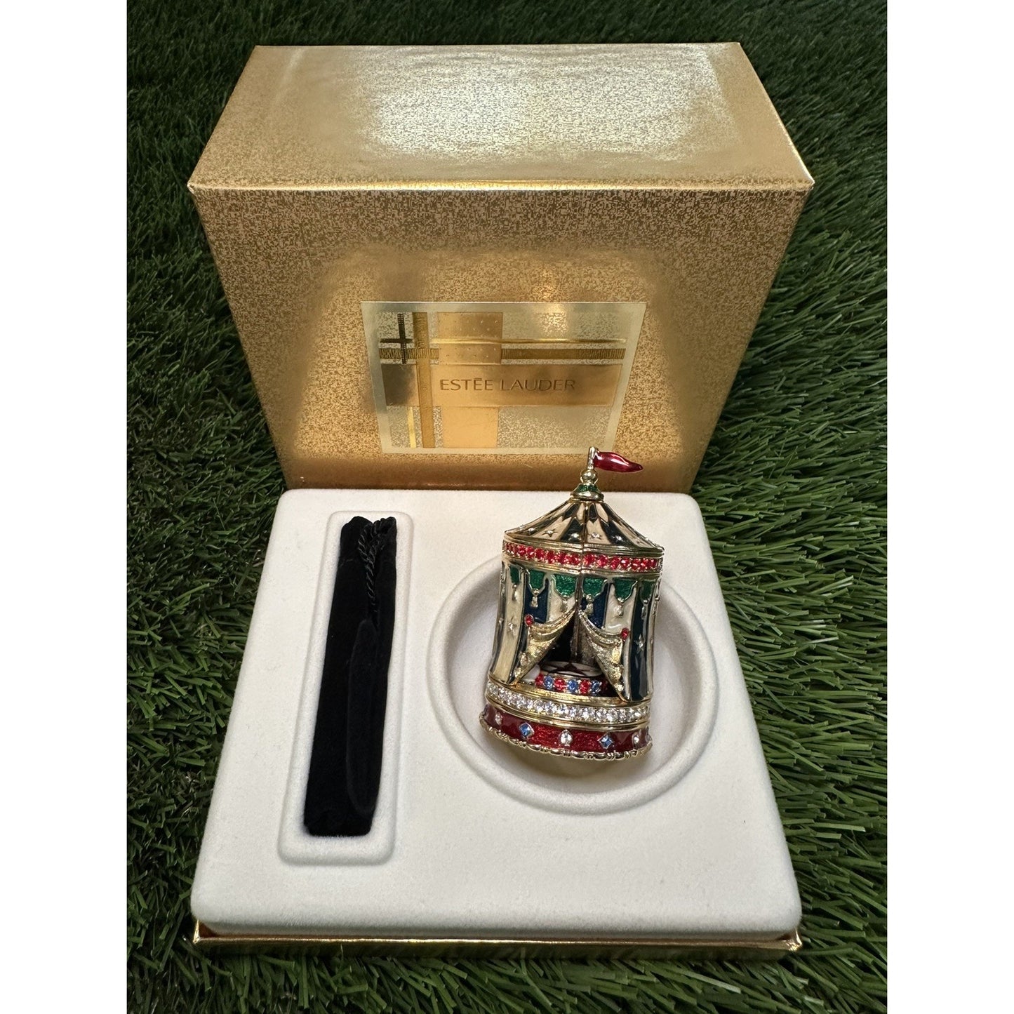 Estée Lauder Beautiful Circus Tent Solid Perfume Compact 2001 w/ Box