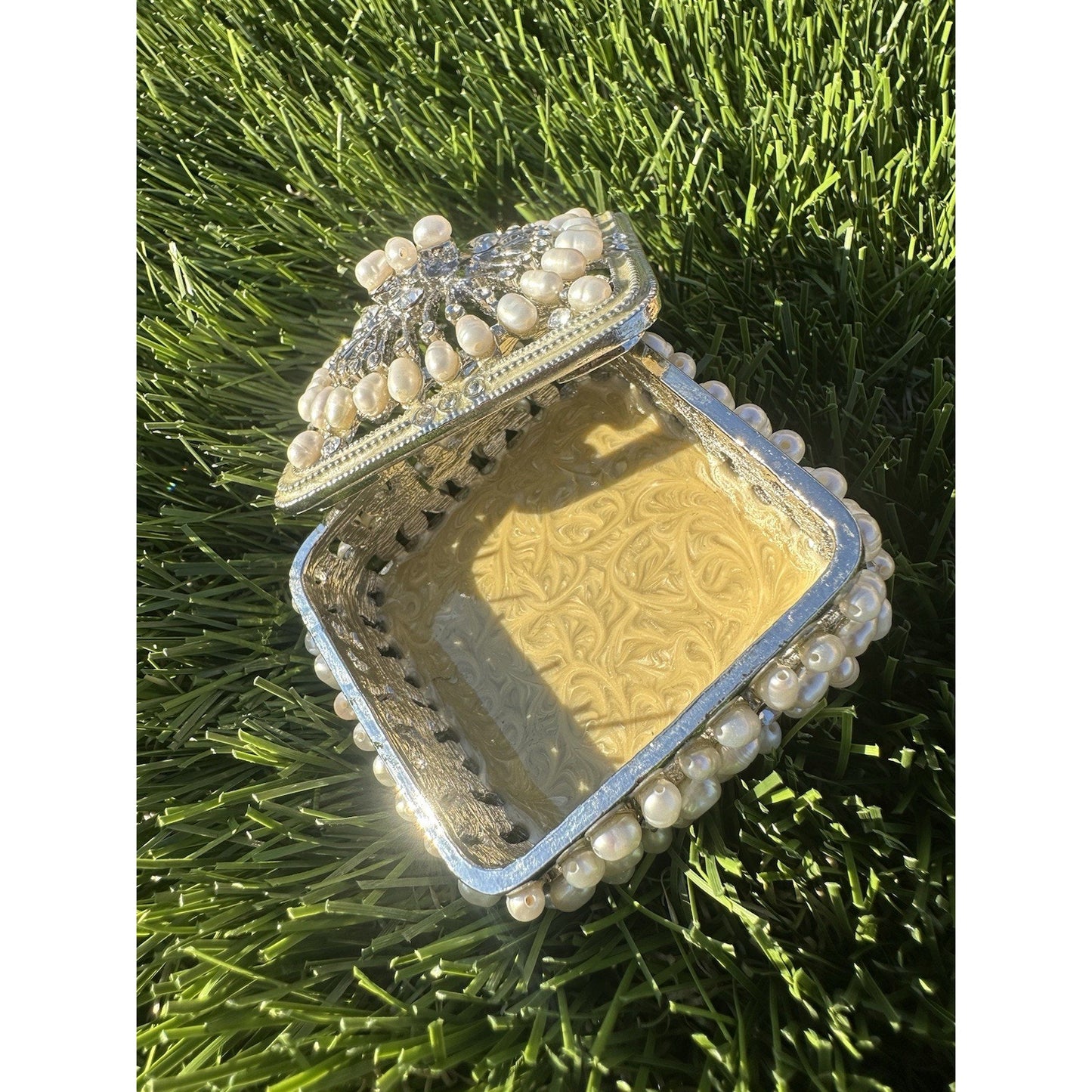 ⭐️Olivia Riegel Pearl Box⭐️
