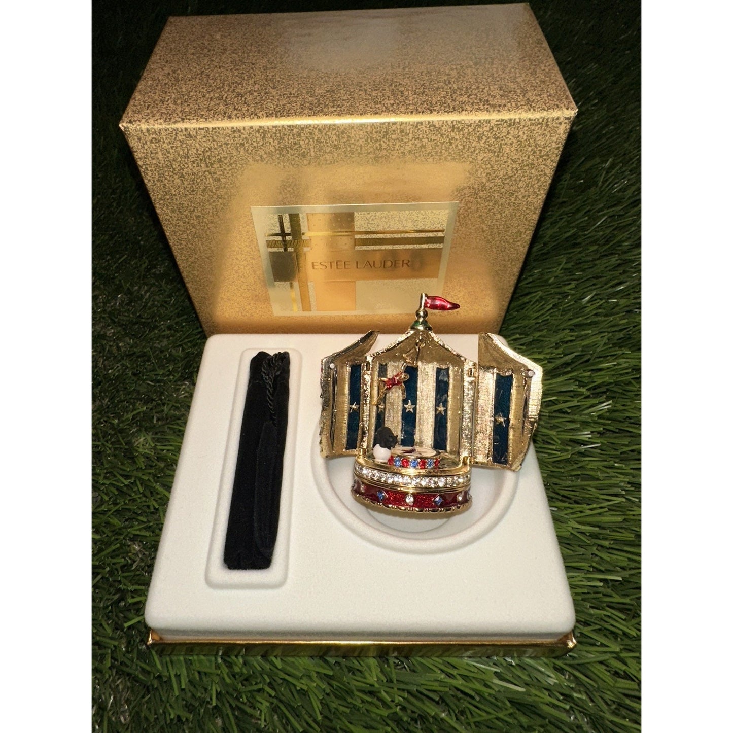 Estée Lauder Beautiful Circus Tent Solid Perfume Compact 2001 w/ Box