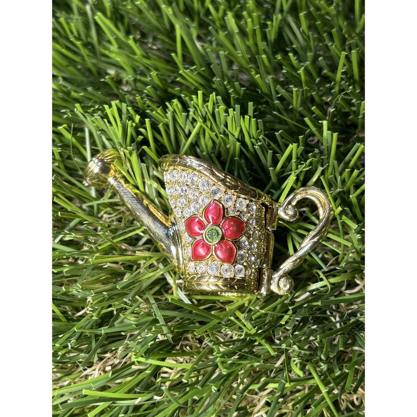 ⭐️Estee Lauder 'Beautiful Watering Can' Solid Perfume Compact SwarovskiVintage⭐️