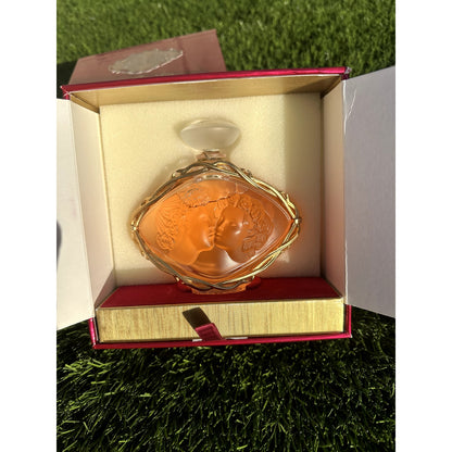 Lalique Ltd. Edition 1999 Perfume Bottle “Le Baiser” 3.3 Oz. MINT & Unopened